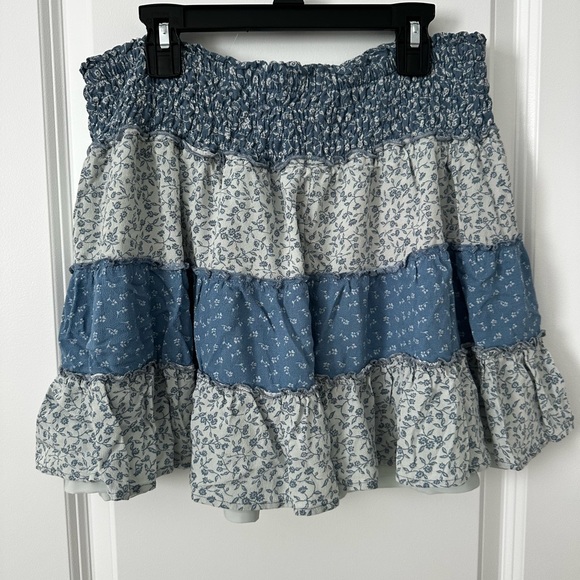 American Eagle Outfitters Dresses & Skirts - American Eagle Outfitters Floral Tiered Smocked Mini Skirt